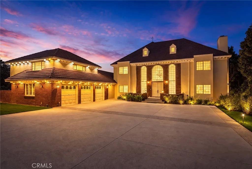 Photo of 648 Pomello Drive, Claremont, CA 91711 (MLS # CV26181464)