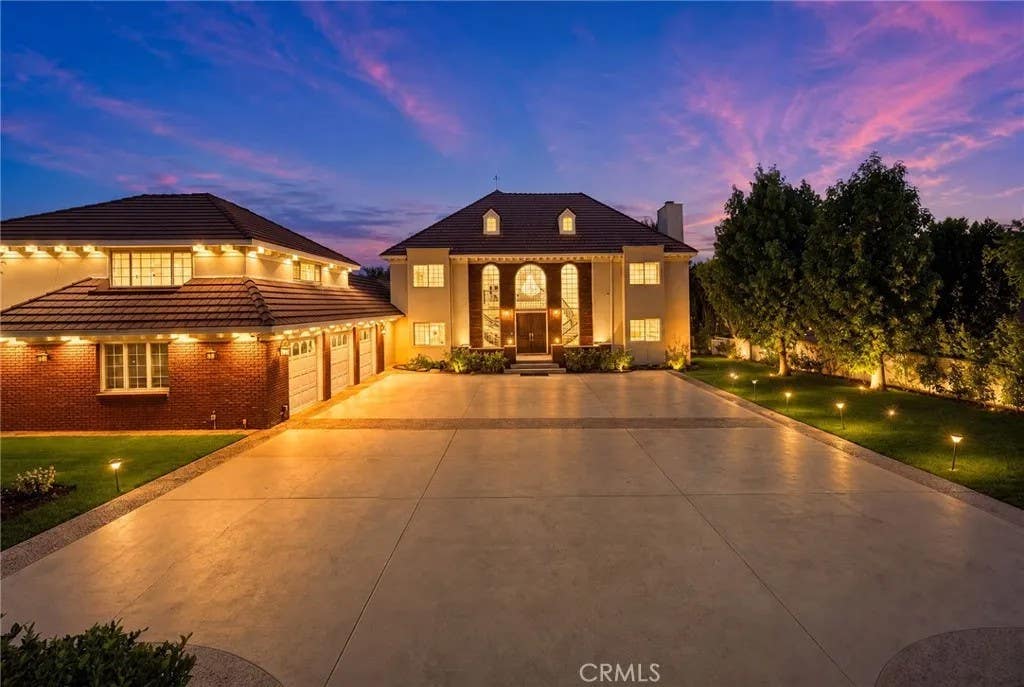Photo of 648 Pomello Drive, Claremont, CA 91711 (MLS # CV26181464)