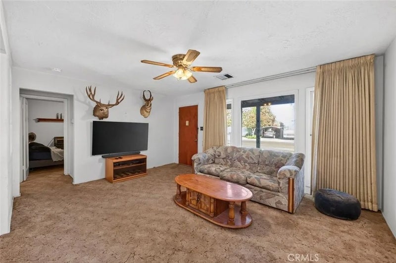 1707 E Metzler