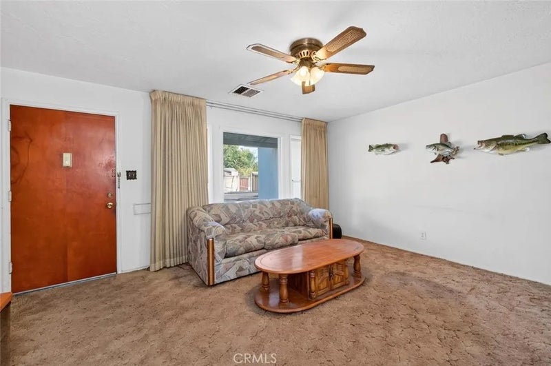 1707 E Metzler
