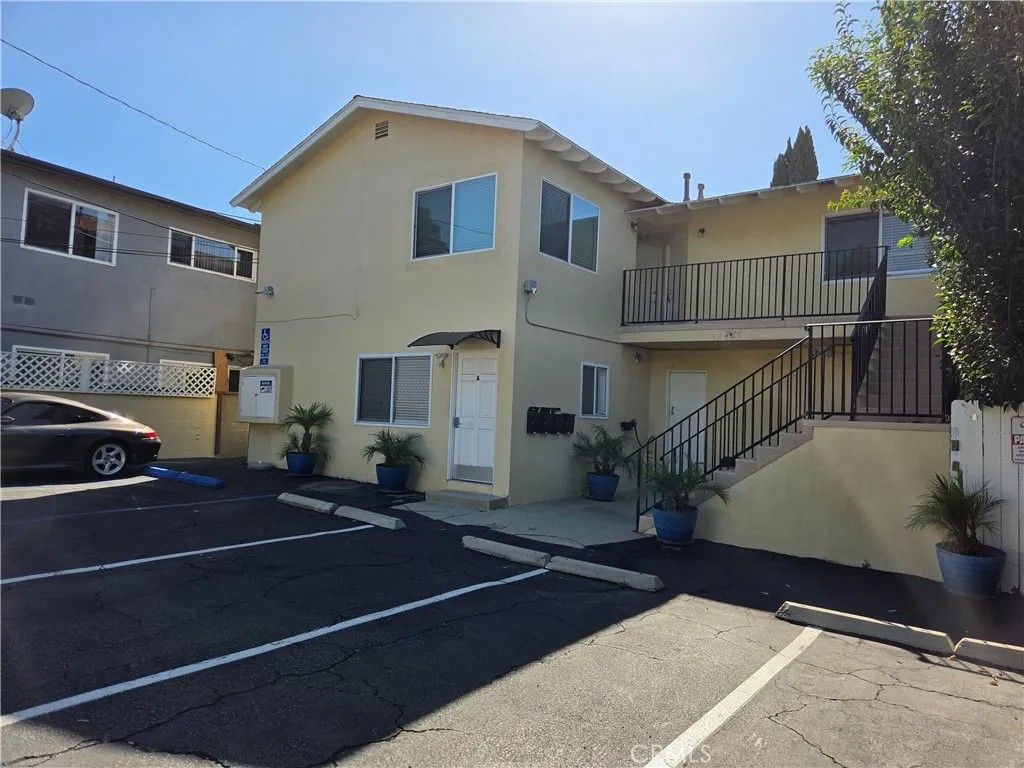 Photo of 24425 Hawthorne Boulevard #C, Torrance, CA 90505 (MLS # SB26078783)