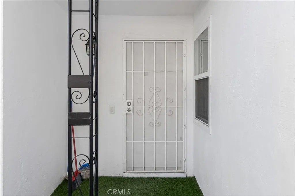 Photo of 44721 Andale Avenue, Lancaster, CA 93535 (MLS # SR26088879)