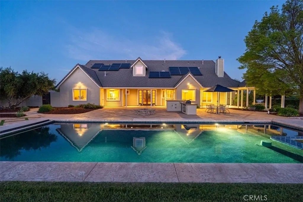 Photo of 775 Via Del Salinas, Paso Robles, CA 93446 (MLS # NS26063838)