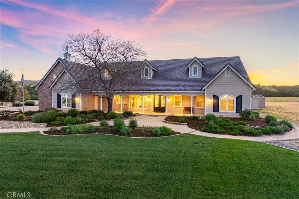 Photo of 775 Via Del Salinas, Paso Robles, CA 93446 (MLS # NS26063838)