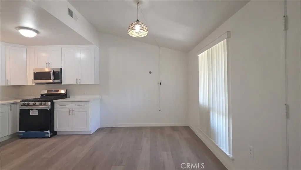Photo of 19364 Avenue Of The Oaks, Newhall, CA 91321 (MLS # GD26094098)