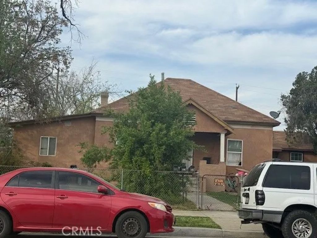 Photo of 600 Quincy St, Bakersfield, CA 93305 (MLS # SR26060538)