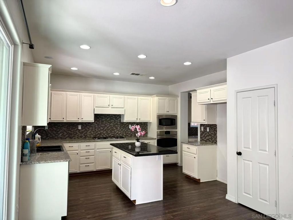 Photo of 1078 Augusta Circle, Oceanside, CA 92057 (MLS # 260008494)