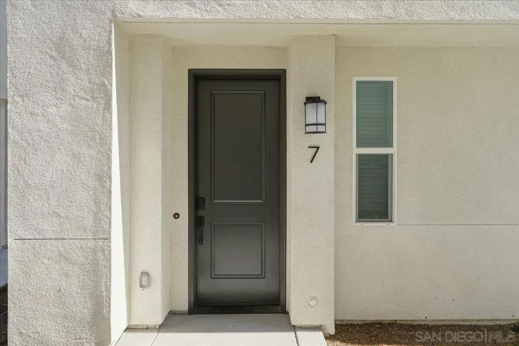 Photo of 850 Kili St #7, Chula Vista, CA 91911 (MLS # 260001953)