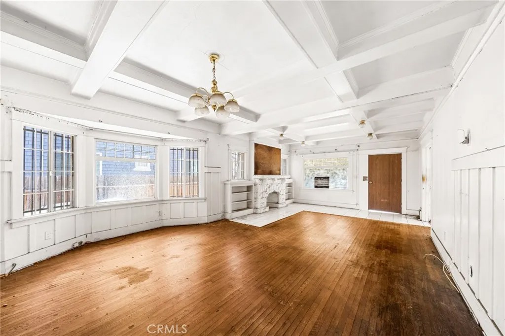 1431 W 37th Drive