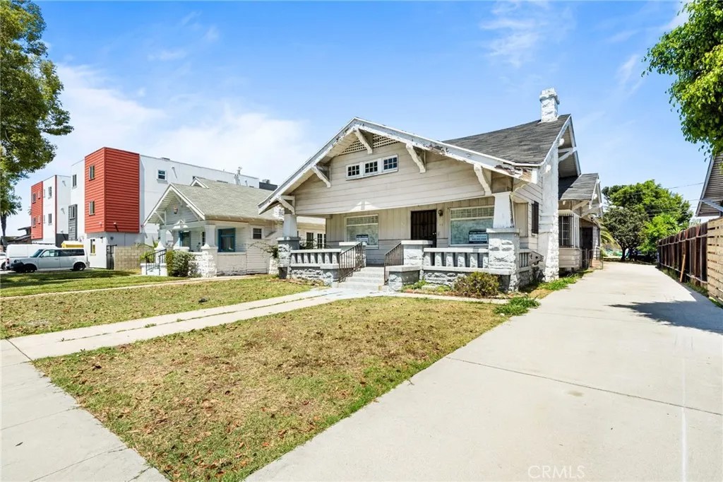 1431 W 37th Drive