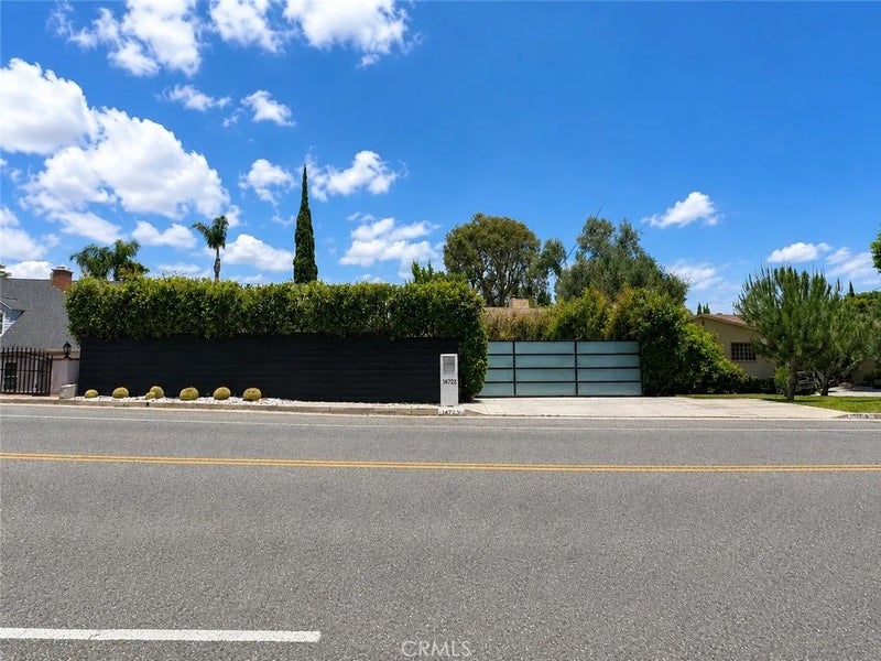 14721 Valley Vista