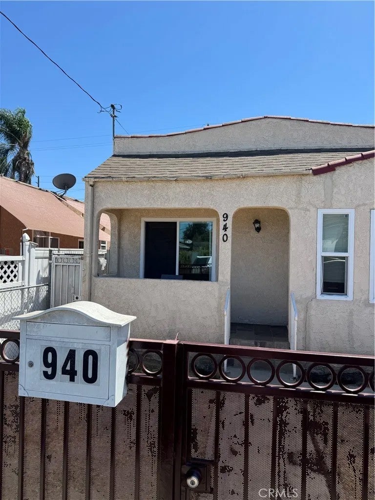 940 W Magnolia