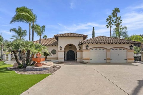 Photo of 12386 Single Oak Place, Lakeside, CA 92040 (MLS # PTP2607959)