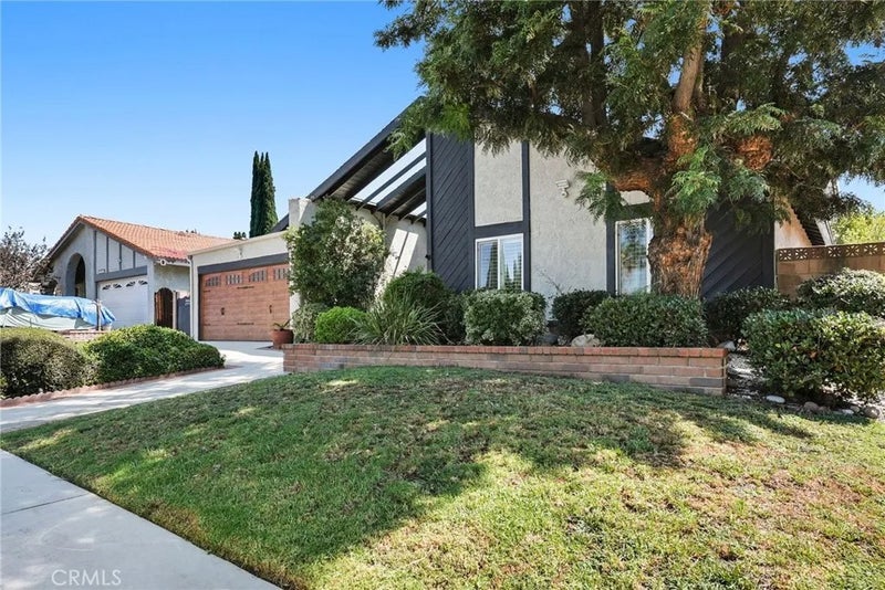 10446 White Oak