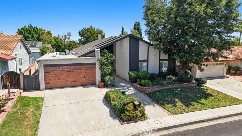 10446 White Oak