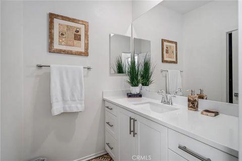 Tiny photo for 45628 E Rachel Avenue, Lancaster, CA 93535 (MLS # SR25251946)