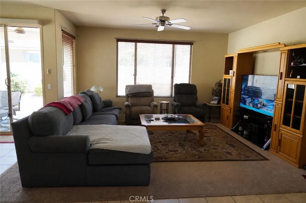 5077 Paseo Famosa
