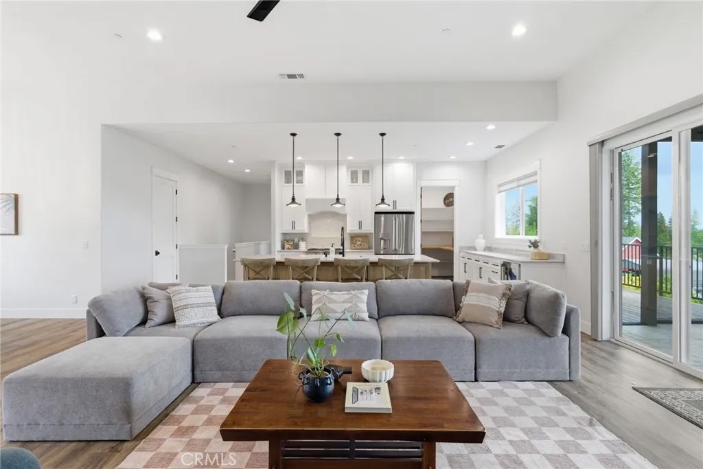 1525 Forest Circle