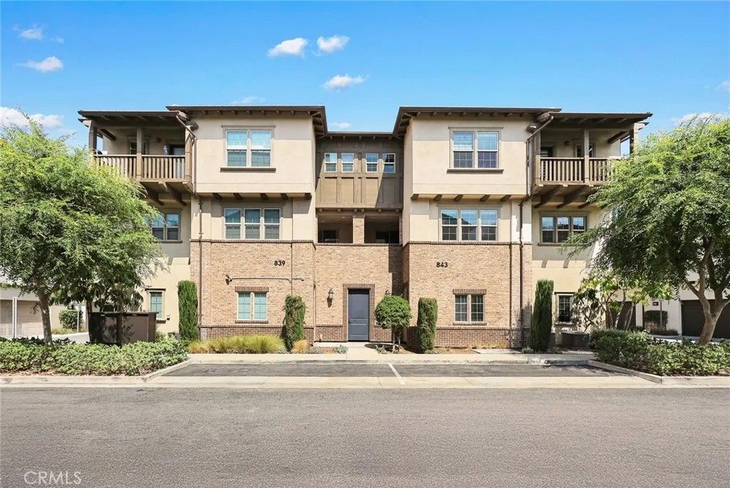 Photo of 843 Orchid Way #D, Azusa, CA 91702 (MLS # WS26065986)