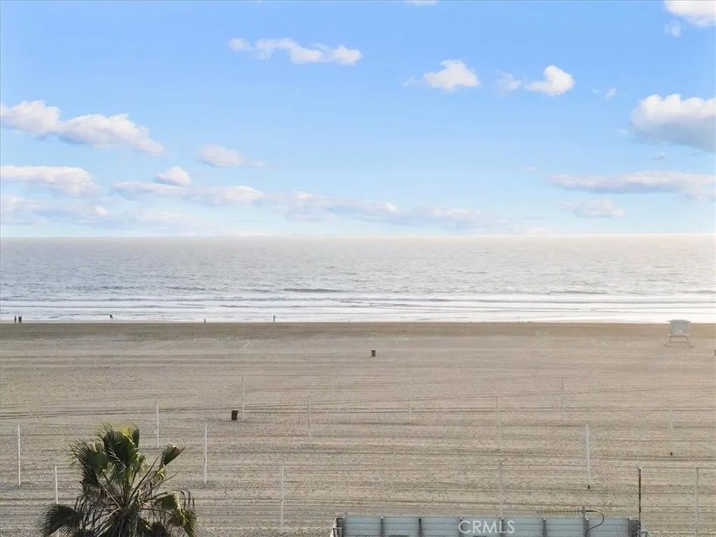 Photo of 80 Huntington St #701, Huntington Beach, CA 92648 (MLS # IG26012038)