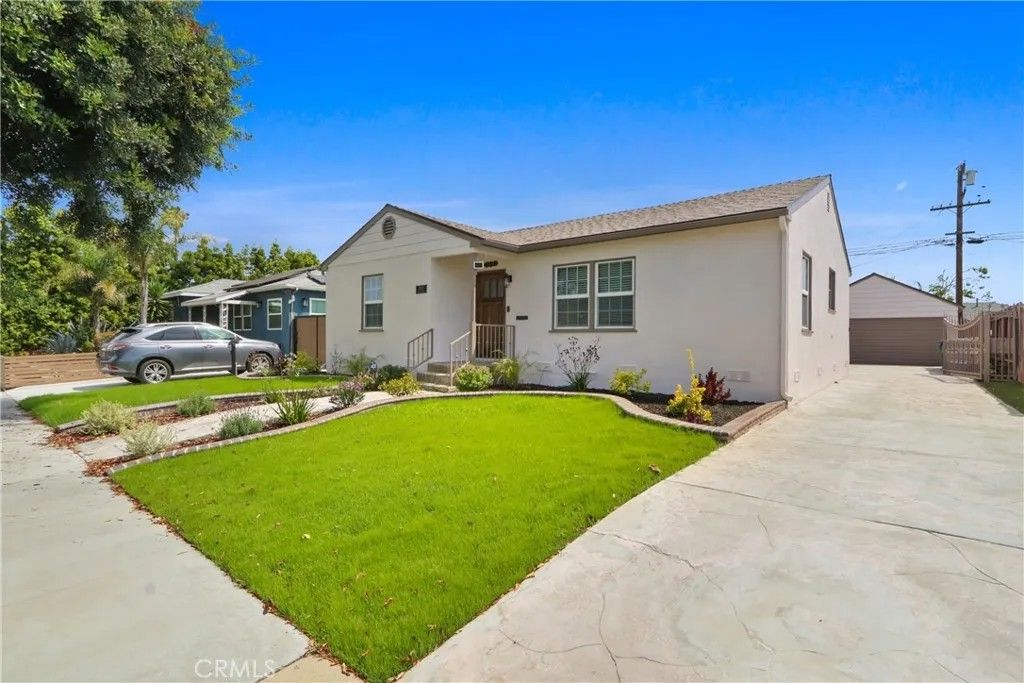 Photo of 4232 Walnut Ave, Long Beach, CA 90807 (MLS # PW26084365)