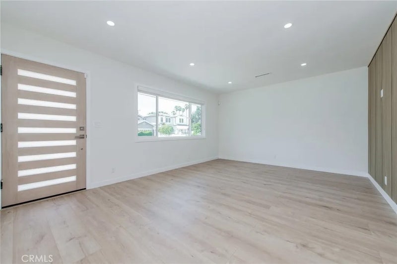 4534 Lennox