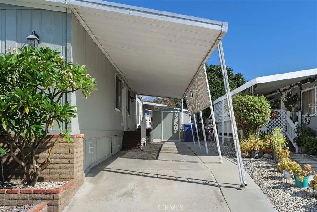 1456 E Philadelphia St Spc 303