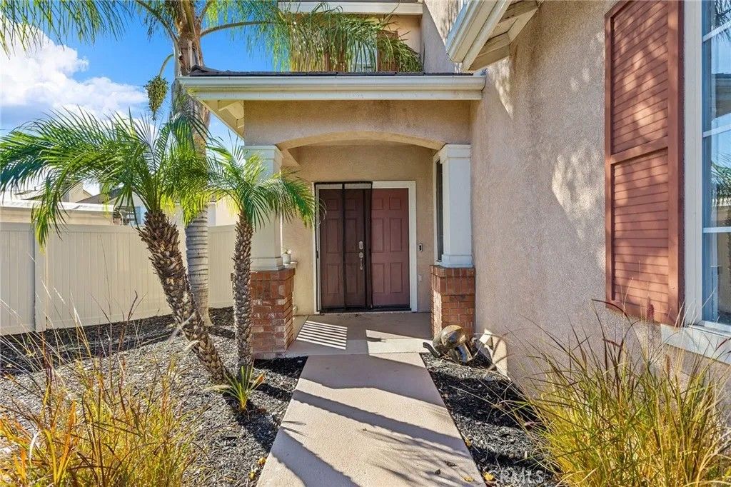 Photo of 26649 Brickenridge Cir, Murrieta, CA 92563 (MLS # SW26007829)