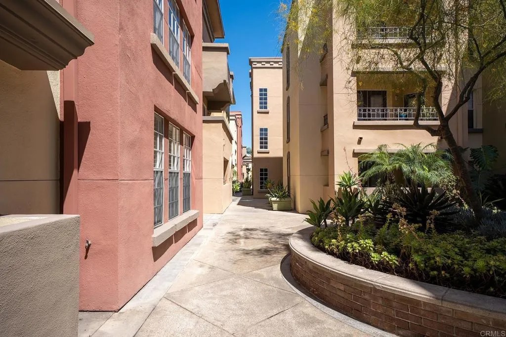 1270 Cleveland Avenue 319