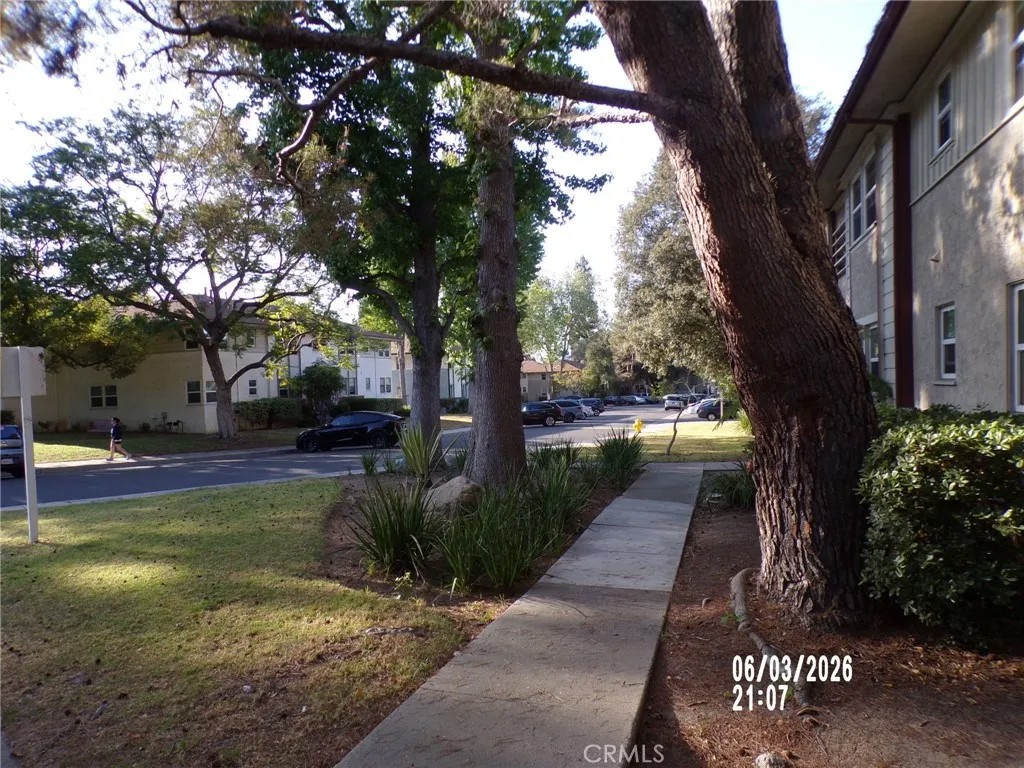 5832 Bowcroft 4