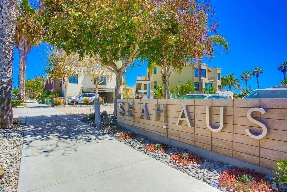 5482 La Jolla L103
