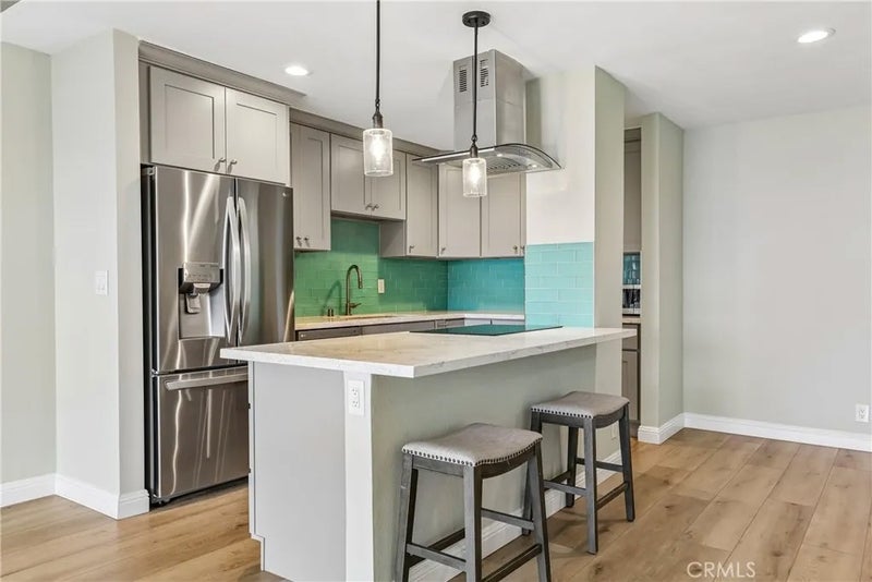 6542 Ocean Crest Drive B306
