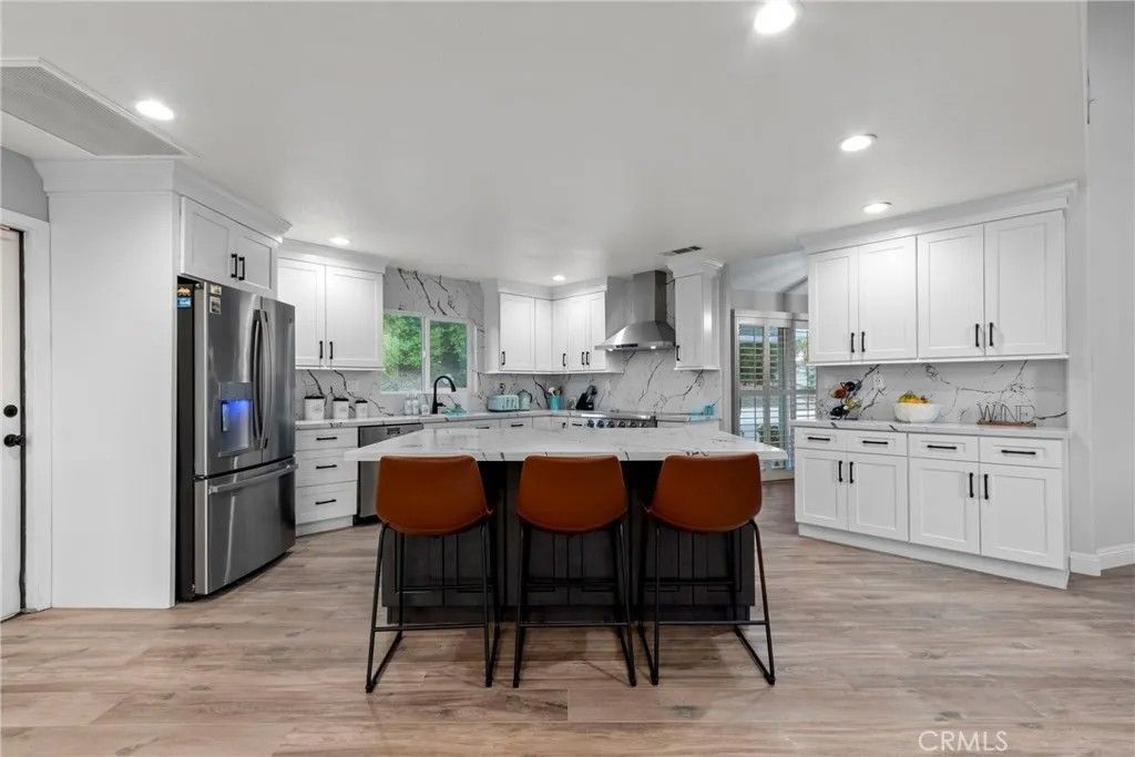 Photo of 37215 Avenida La Cresta, Murrieta, CA 92562 (MLS # SW25234995)