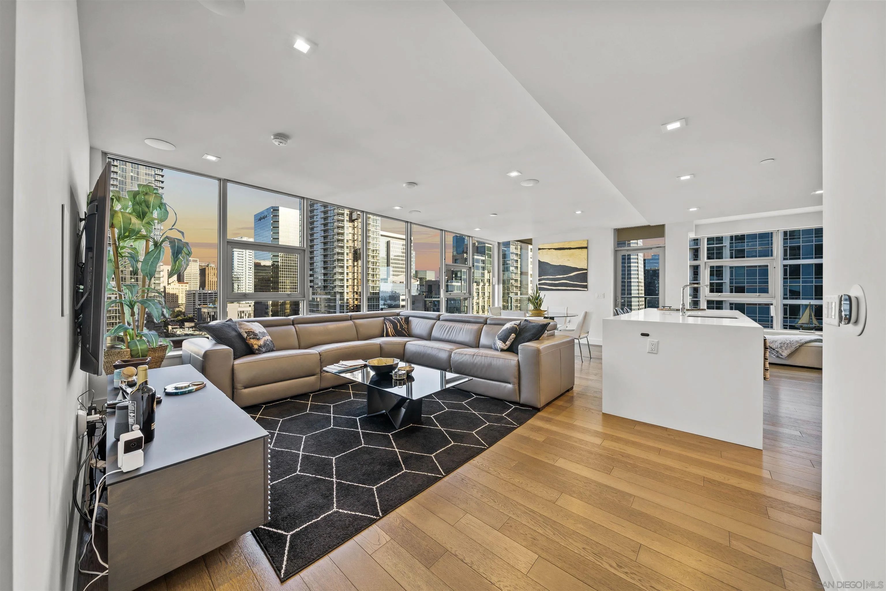 1388 Kettner Blvd 1706