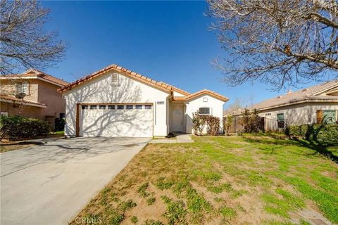 Photo of 43865 Gingham Ave, Lancaster, CA 93535 (MLS # OC26030788)