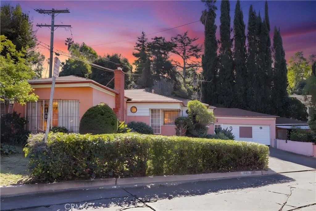 Photo of 1948 Monon, Los Angeles, CA 90027 (MLS # AR26012245)