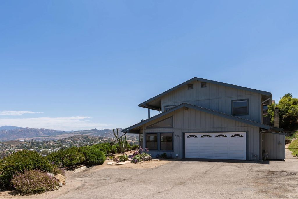 Photo of 8764 1/4 Golden Ridge, Lakeside, CA 92040 (MLS # 260011817)