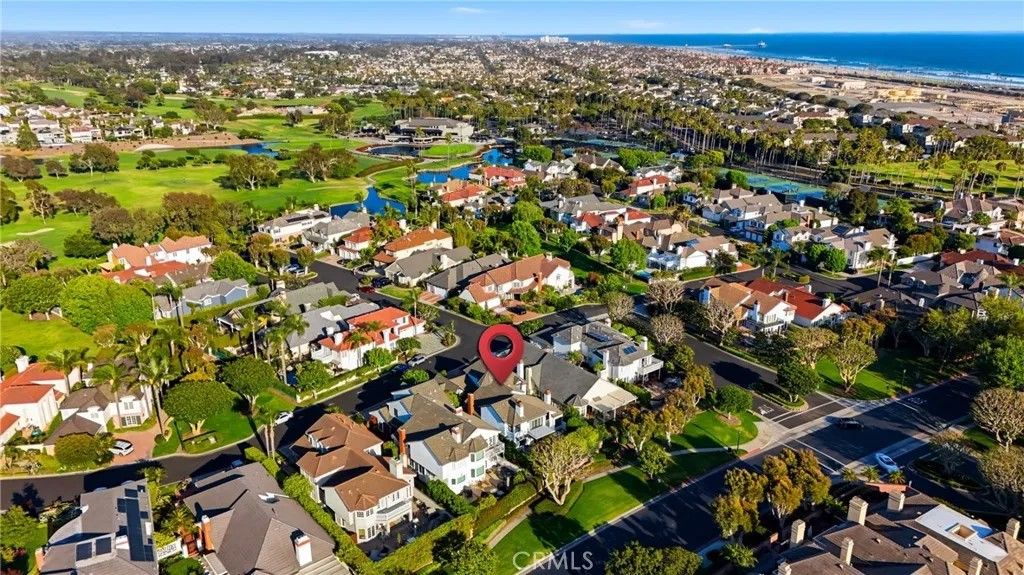 Photo of 19545 Woodlands Dr, Huntington Beach, CA 92648 (MLS # OC26128318)