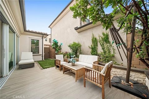 Tiny photo for 67 Runner, Irvine, CA 92620 (MLS # OC25275473)