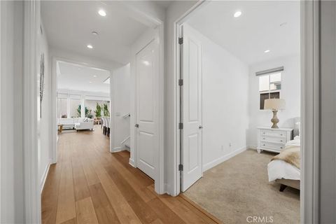 Tiny photo for 67 Runner, Irvine, CA 92620 (MLS # OC25275473)