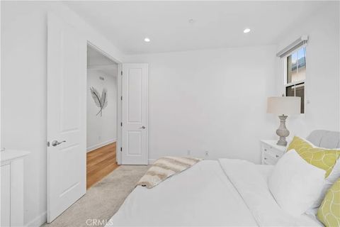 Tiny photo for 67 Runner, Irvine, CA 92620 (MLS # OC25275473)