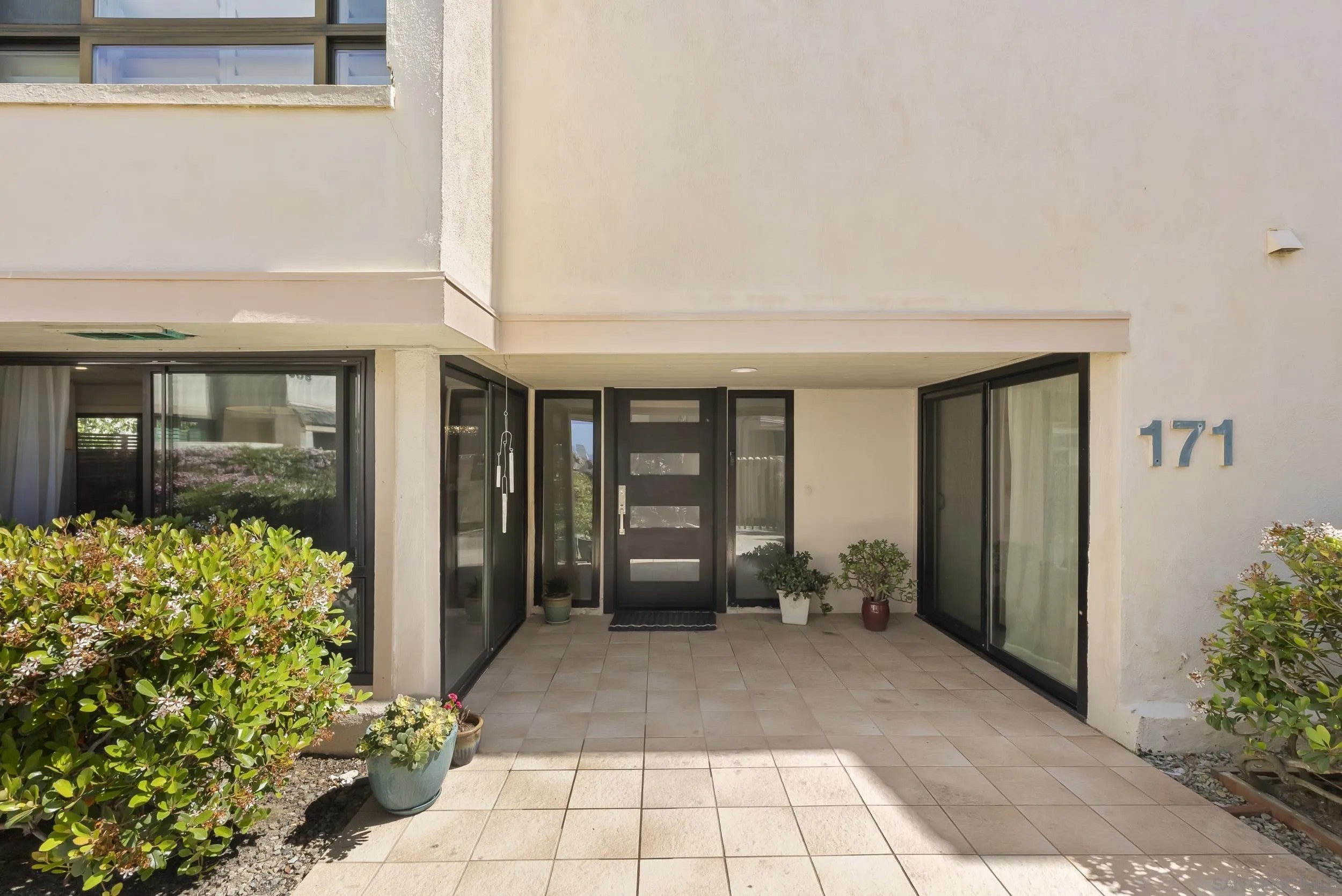 521 S Sierra Ave 171