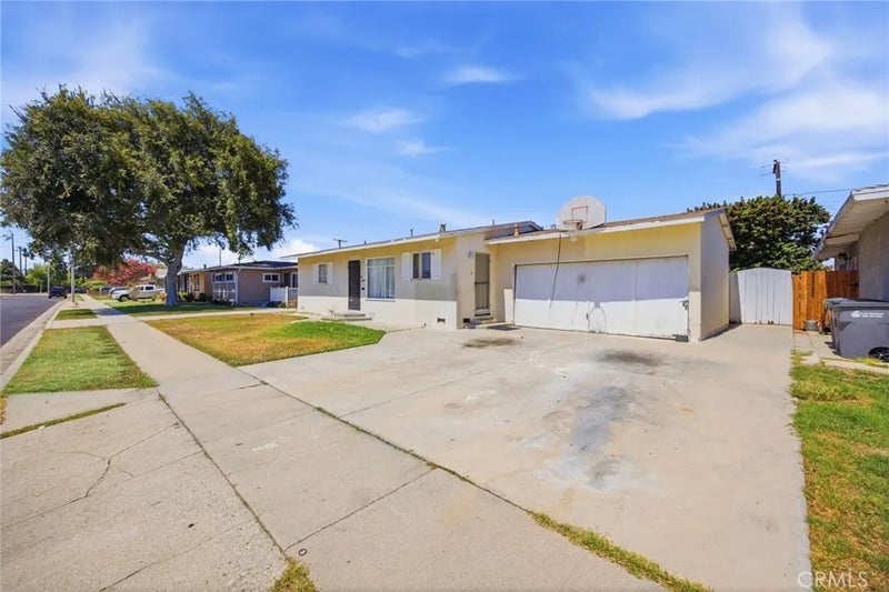 139 E 229th Street