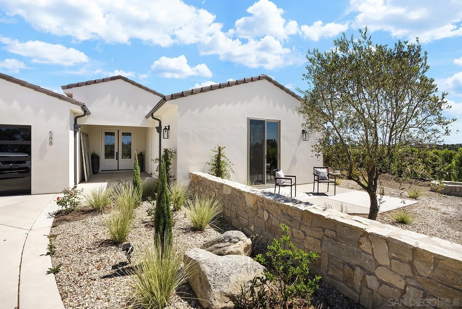 588 Twin Country Ln