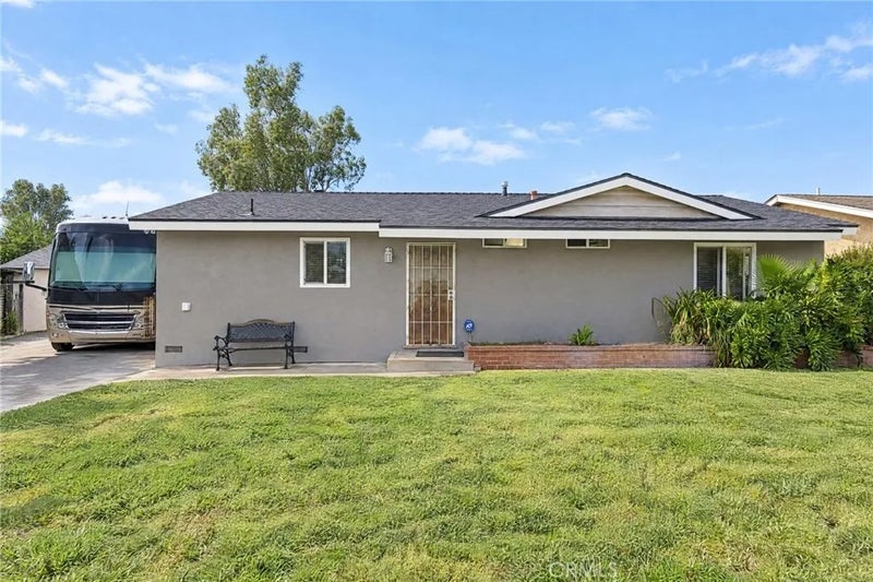 11960 Vivienda Court