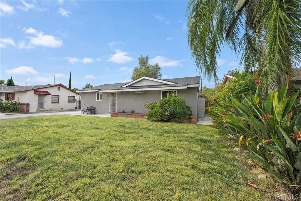 11960 Vivienda Court