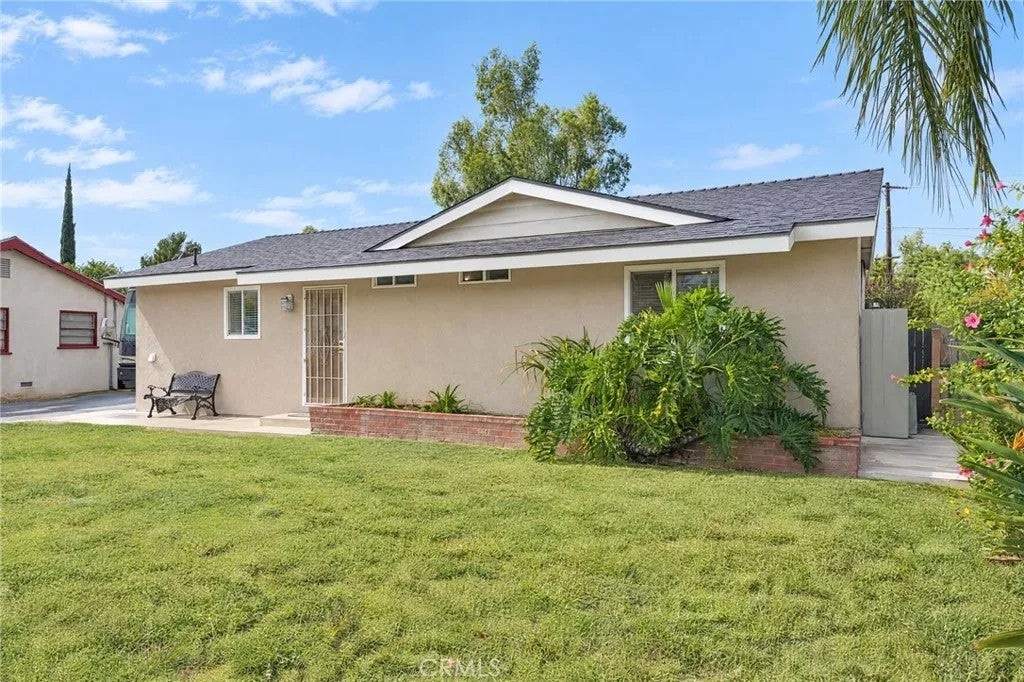 11960 Vivienda Court