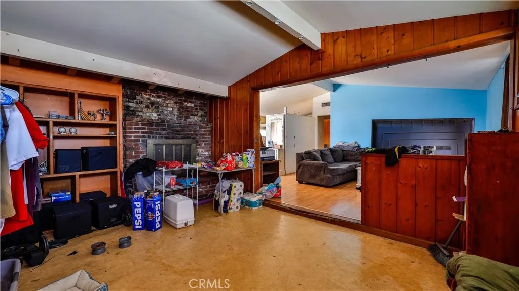 1261 E Ada Avenue