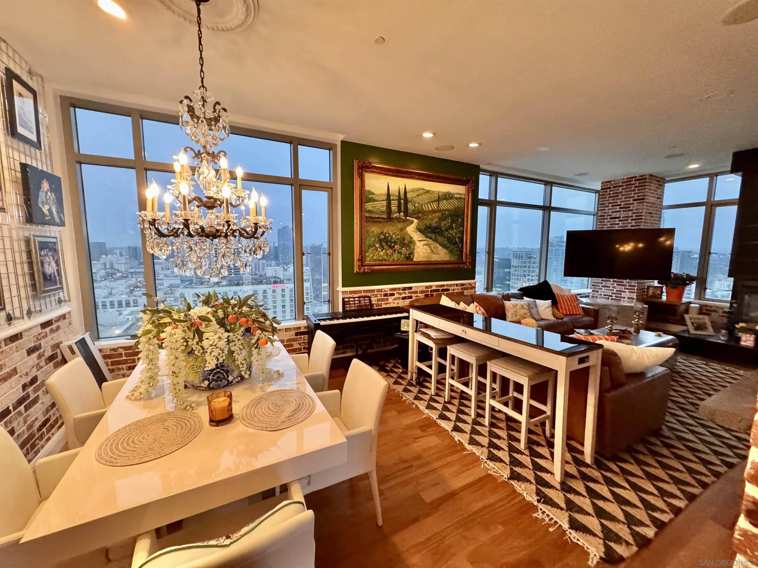 165 6Th Ave 2501