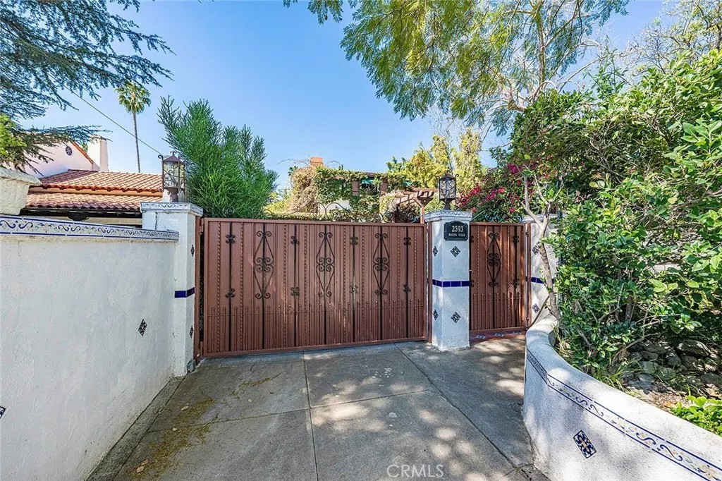 2393 Allen Avenue